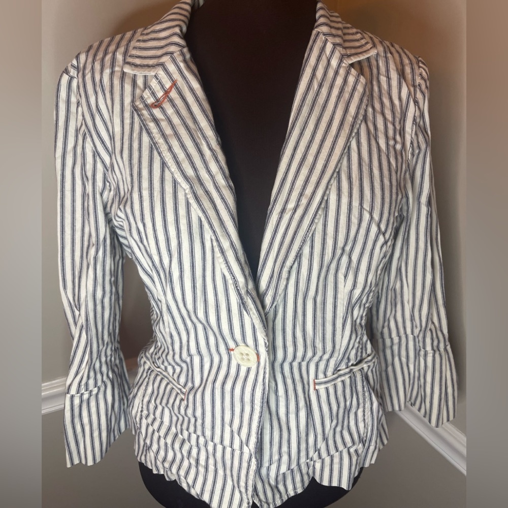 CAbi women’s blazer jacket sz 10 white and blue‎ striped